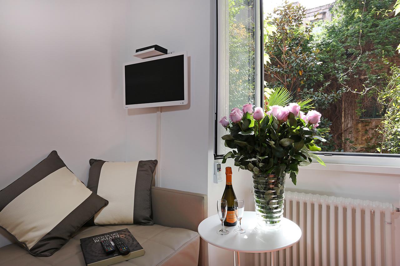 Domus Croce Bed & Breakfast Рим Екстериор снимка